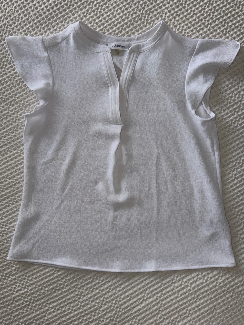 Calvin Klein White Flutter Sleeve Split-Neck Blouse